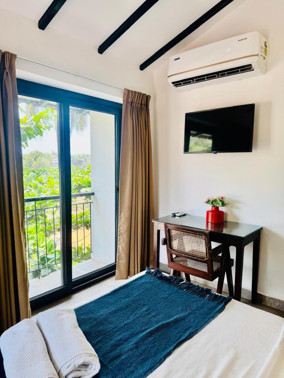 Half Hotel, Calangute Exterior photo